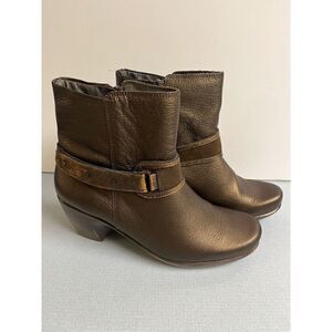 Naot bootie brown/bronze color sz 39 sz 8/8.5